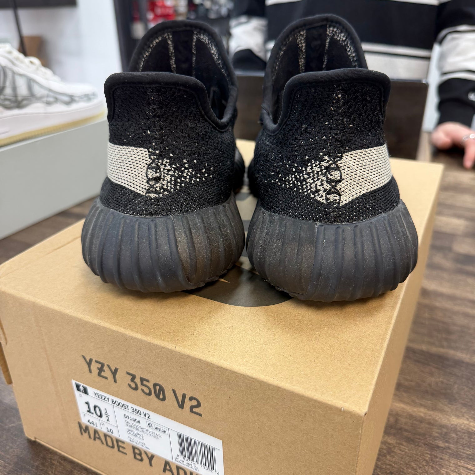 Oreo Yeezy 350 V2 (USED)