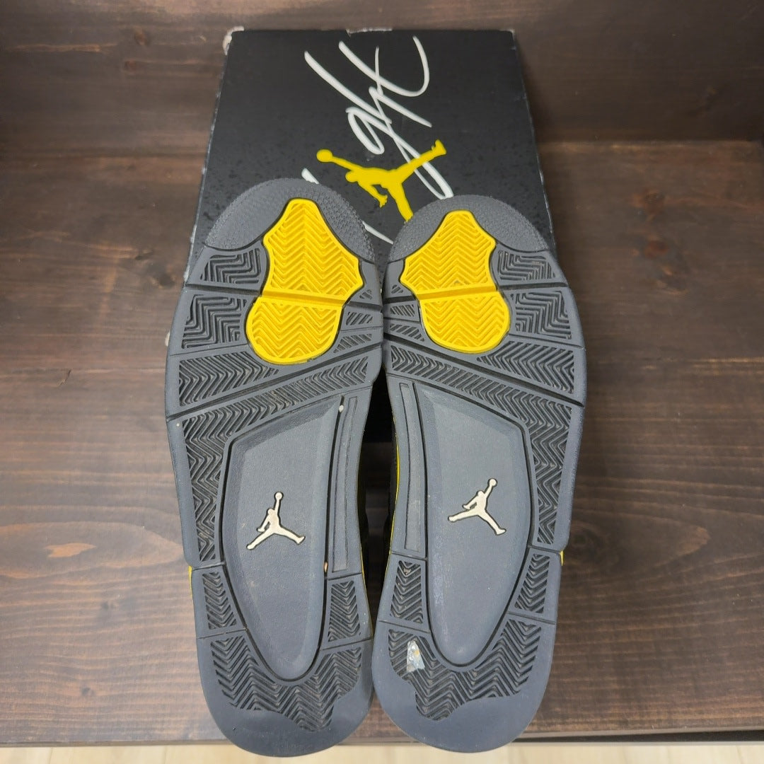 Jordan 4 Retro Thunder (2023) Size 10 (Pre-Owned)