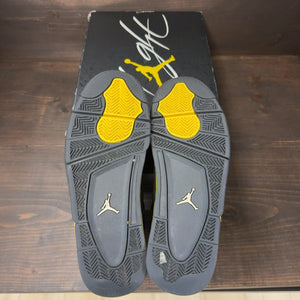 Jordan 4 Retro Thunder (2023) Size 10 (Pre-Owned)