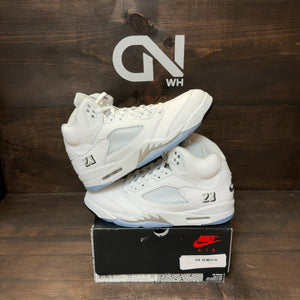 Jordan 5 Retro White Metallic (2026) Size 11 (Pre-Owned) - Image 1
