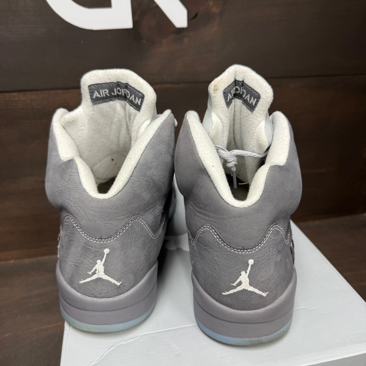Jordan 5 Retro Wolf Grey (2026) Size 9 (Pre-Owned)