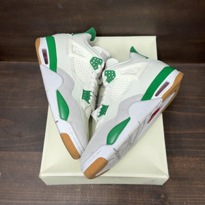 Jordan 4 Retro SB Pine Green Size 9.5 (Pre-Owned) - Image 2