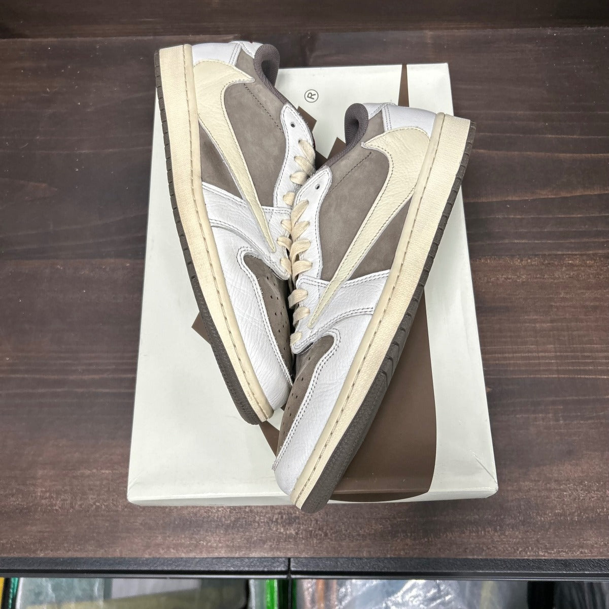 Jordan 1 Retro Low OG SP Travis Scott Reverse Mocha - Image 2