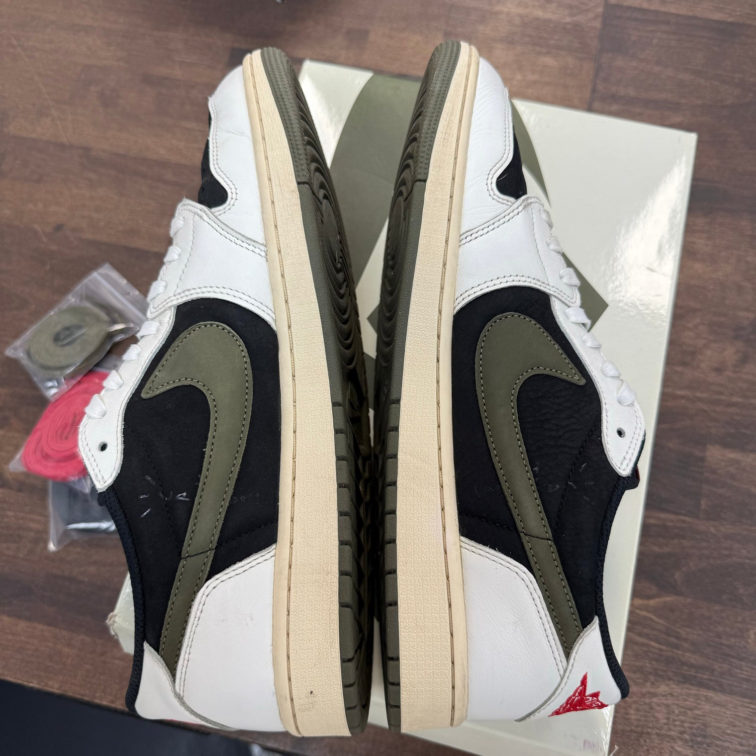 Olive Travis Scott Jordan 1 Low (W) (USED)