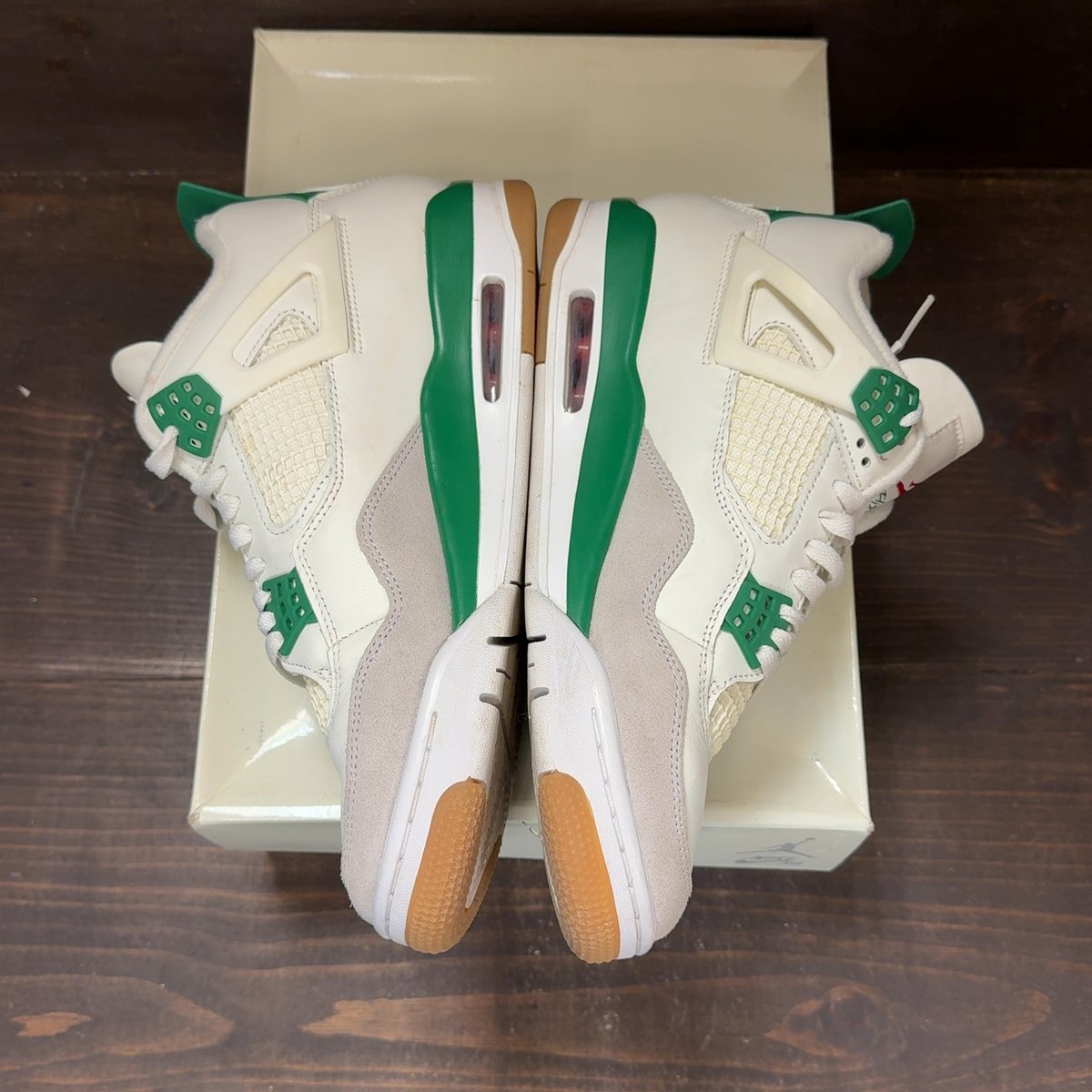 Jordan 4 Retro SB Pine Green Size 10 (Pre-Owned) - aux