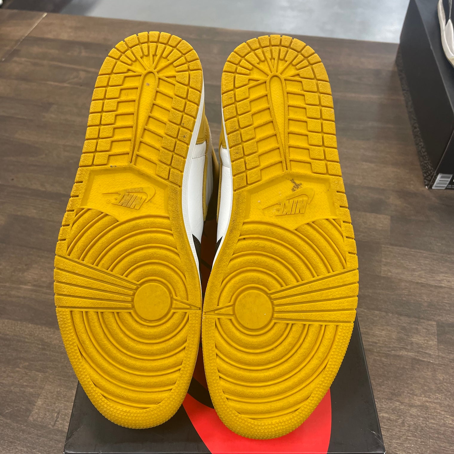 Yellow Ochre Jordan 1 High (USED)