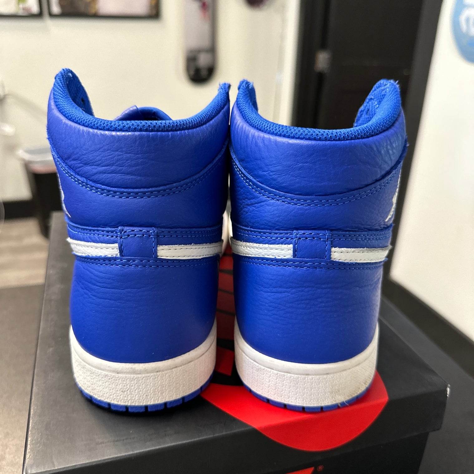 White Hyper Royal Jordan 1 High (USED)