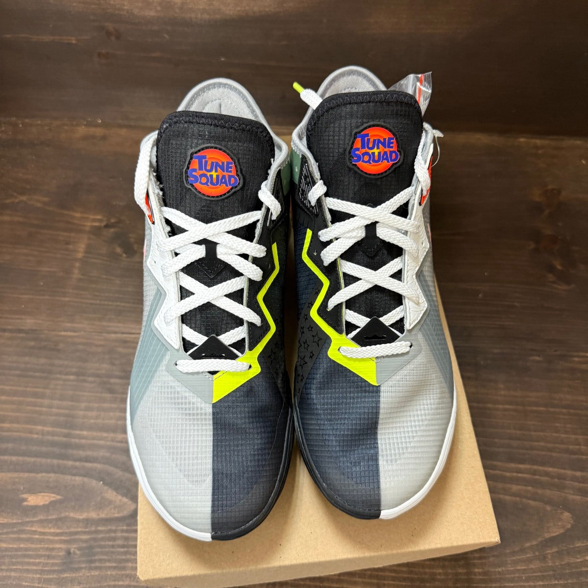 Nike LeBron 18 Low Bugs vs Marvin Space Jam Size 8.5 (Pre-Owned) - Image 3
