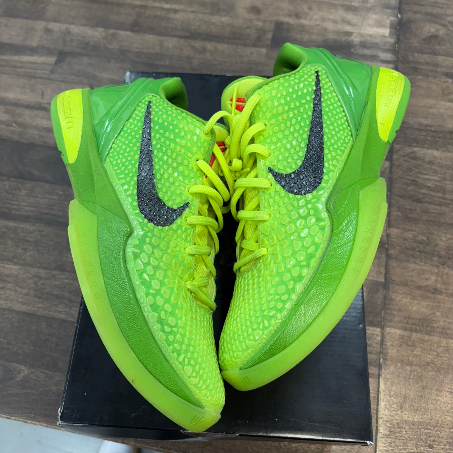 Grinch Kobe 6 Protro (USED)