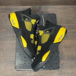 Jordan 4 Retro Thunder (2023) - Image 2
