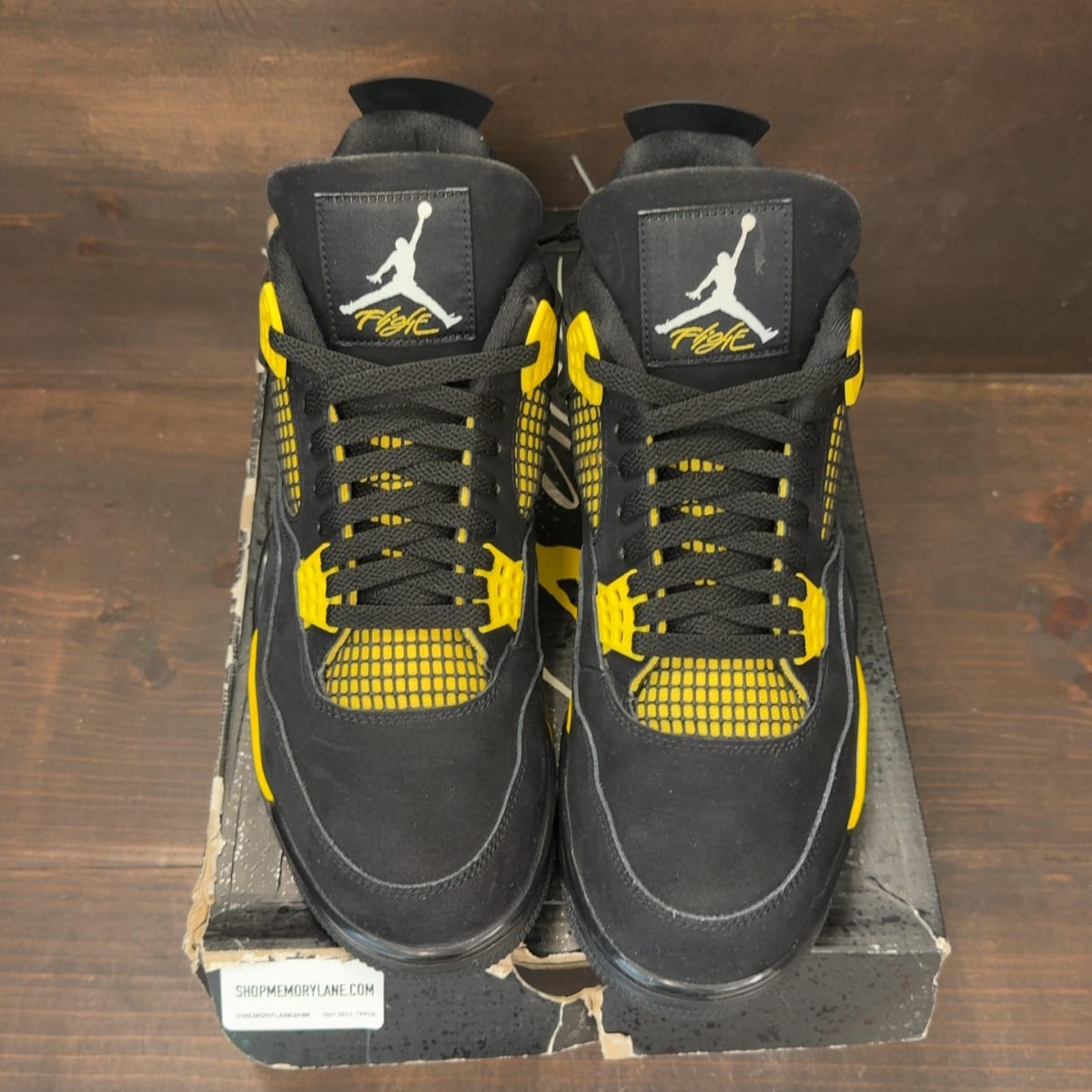 Jordan 4 Retro Thunder (2023) Size 11 (Pre-Owned) - tag