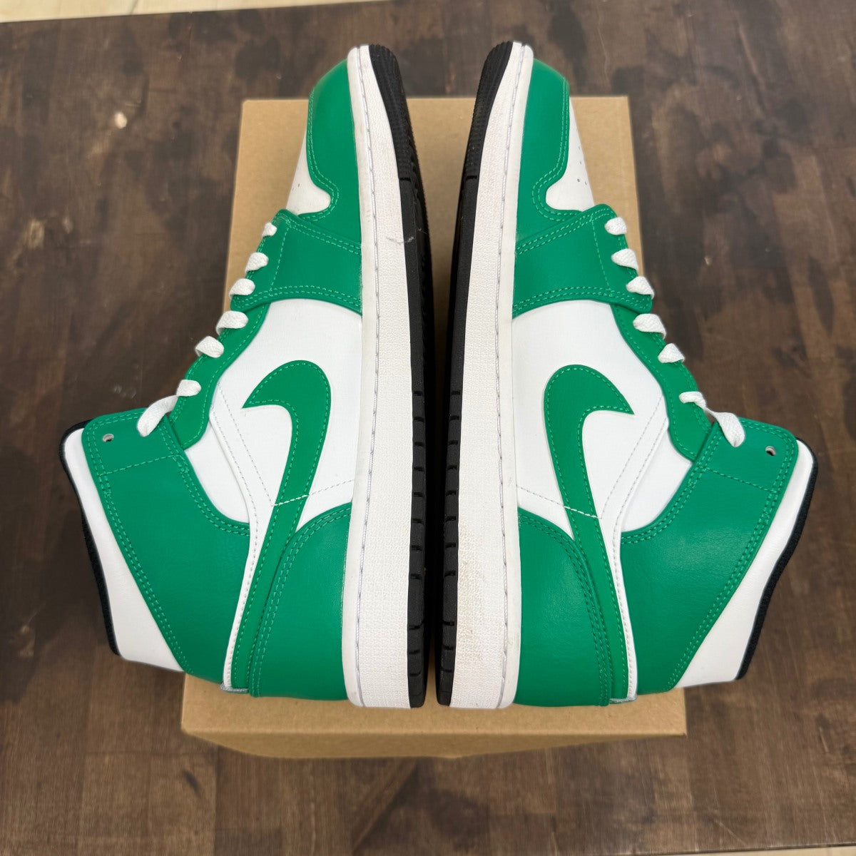 Jordan 1 Mid Lucky Green Size 9.5 (Pre-Owned) - Image 4