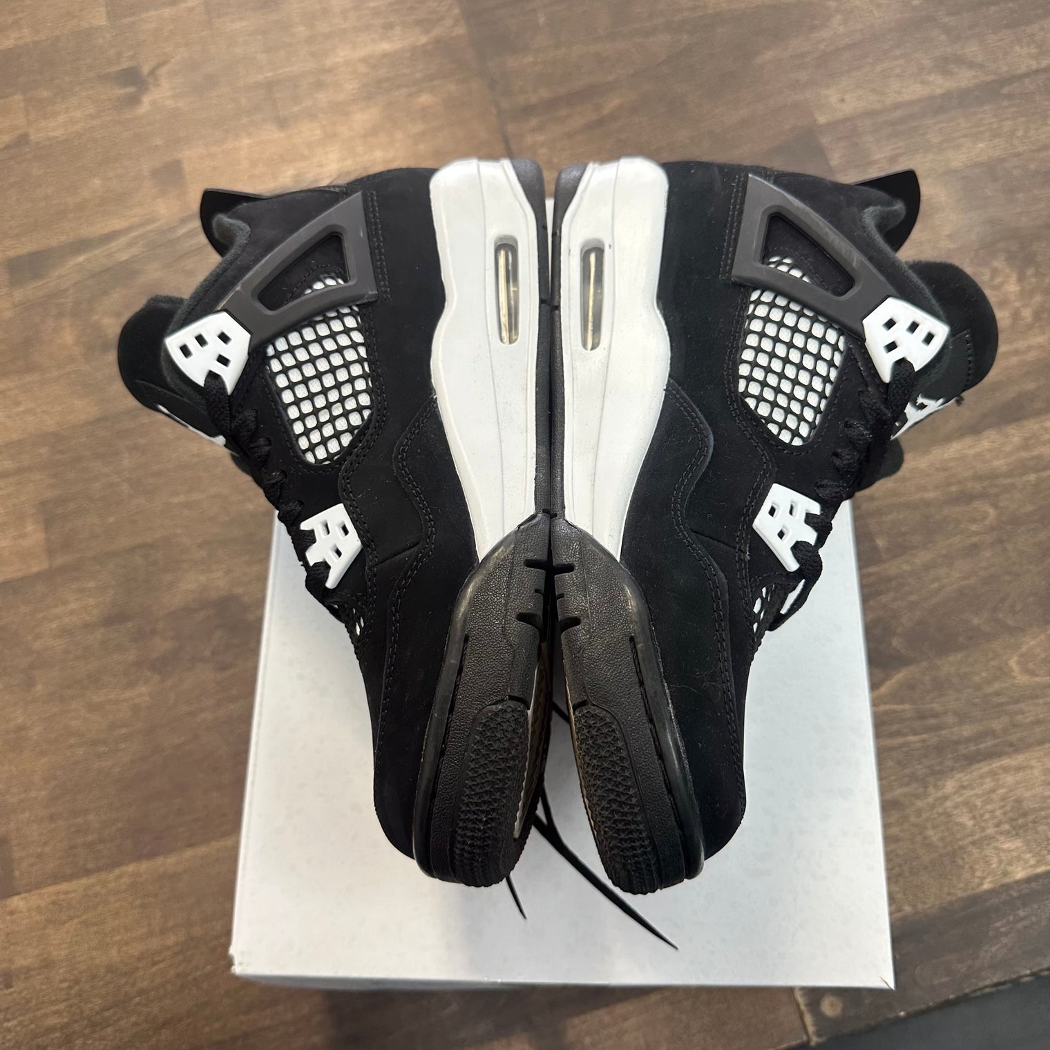 (GS) White Thunder Jordan 4 (USED)