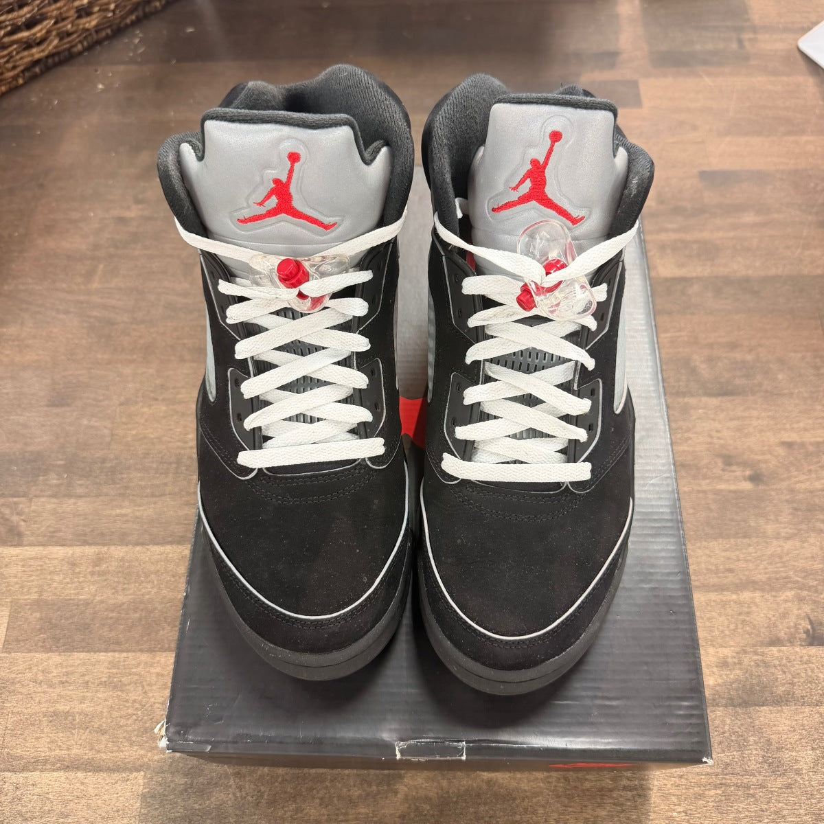 Jordan 5 Retro OG Black Metallic Reimagined Size 9 (Pre-Owned) - Image 2