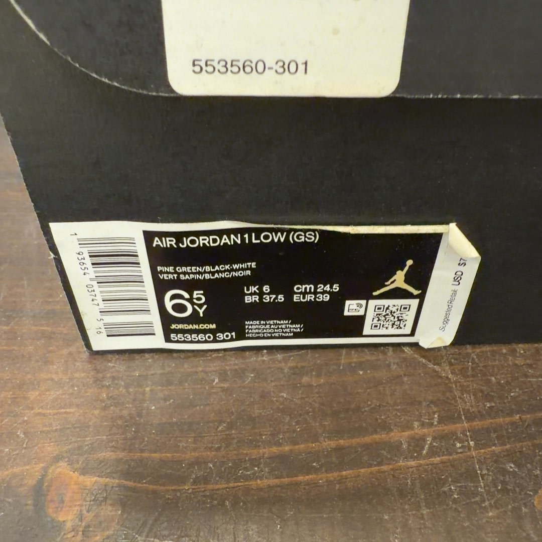 Jordan 1 Low Pine Green (GS) Size 6.5Y (Pre-Owned)