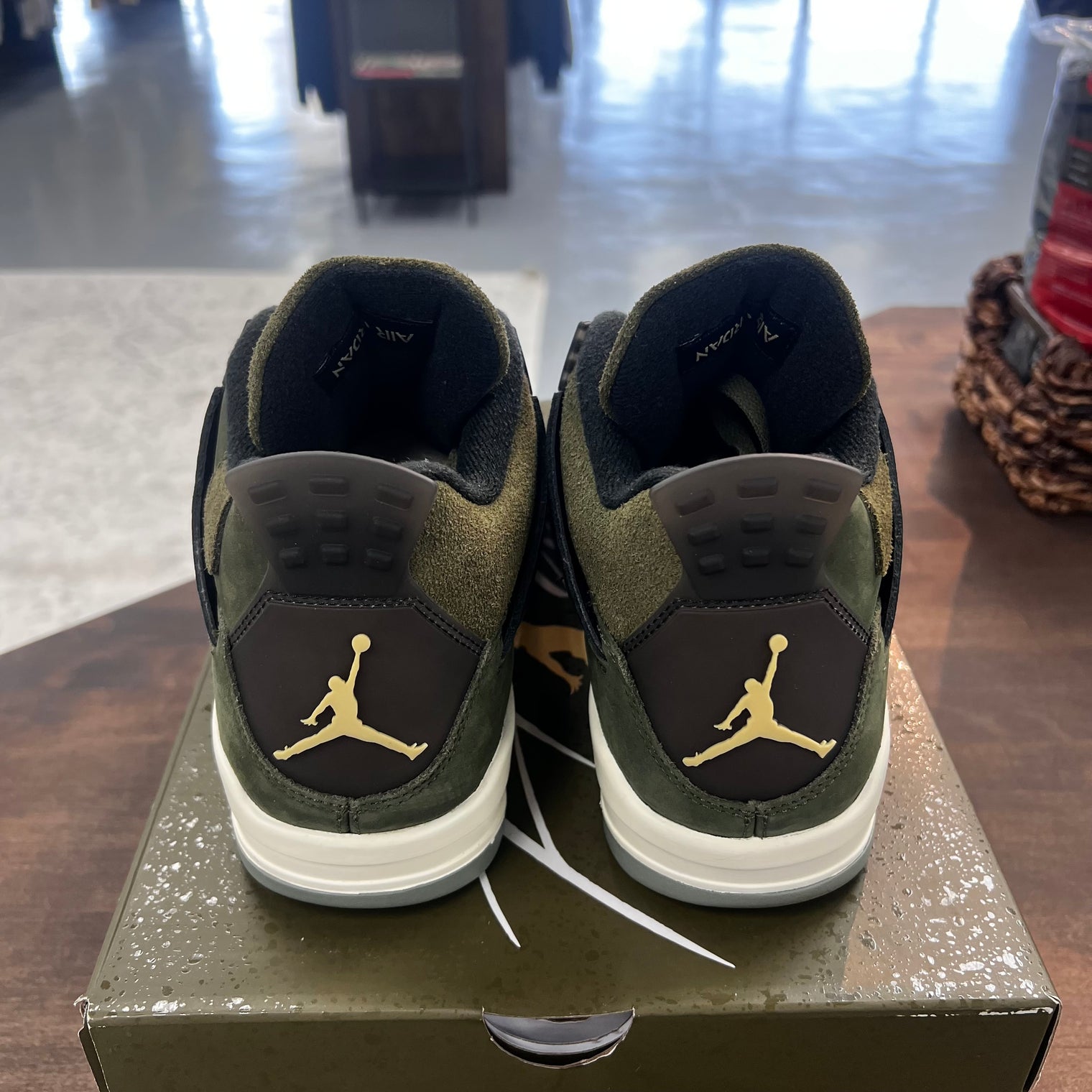 Craft Medium Olive Jordan 4 Retro (USED)