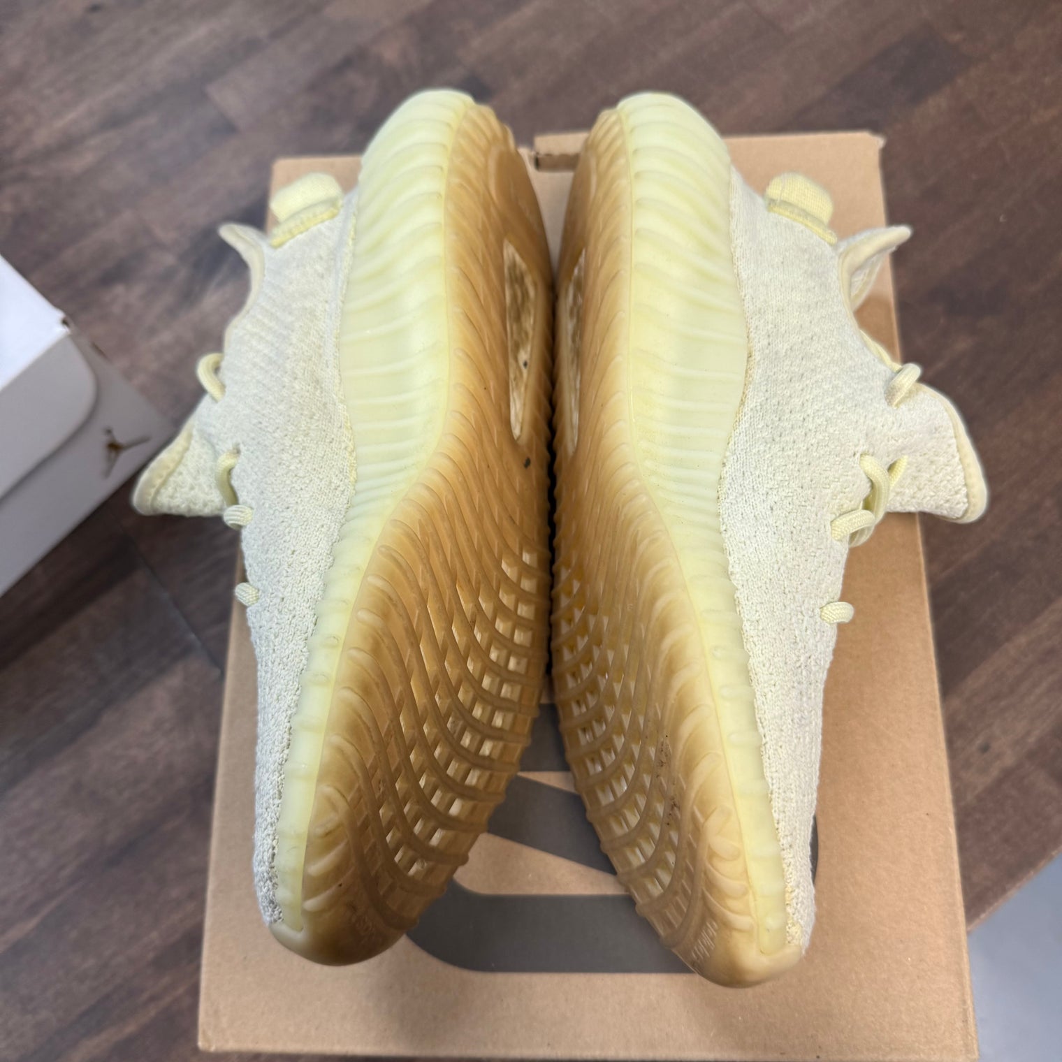 Butter Yeezy 350 (USED)