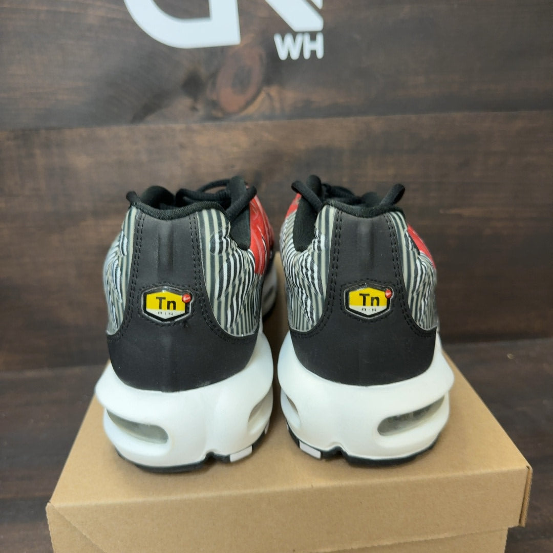 Nike Air Max Plus Striped Black White Size 12 (Pre-Owned) - Image 4