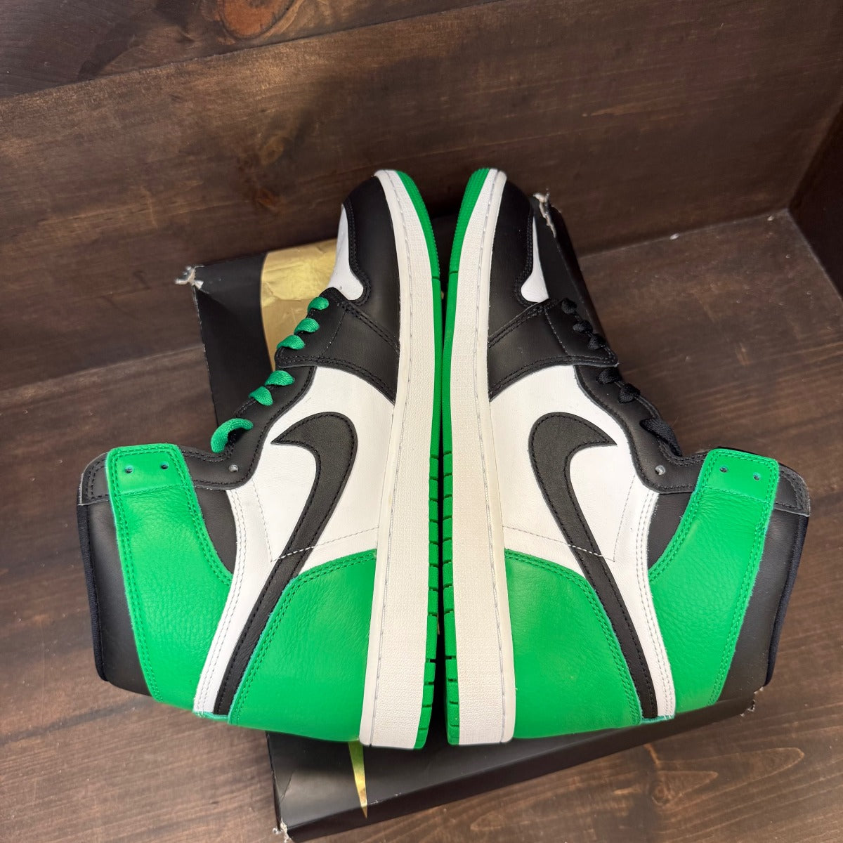 Jordan 1 Retro High OG Lucky Green Size 13 (Pre-Owned) - Image 5