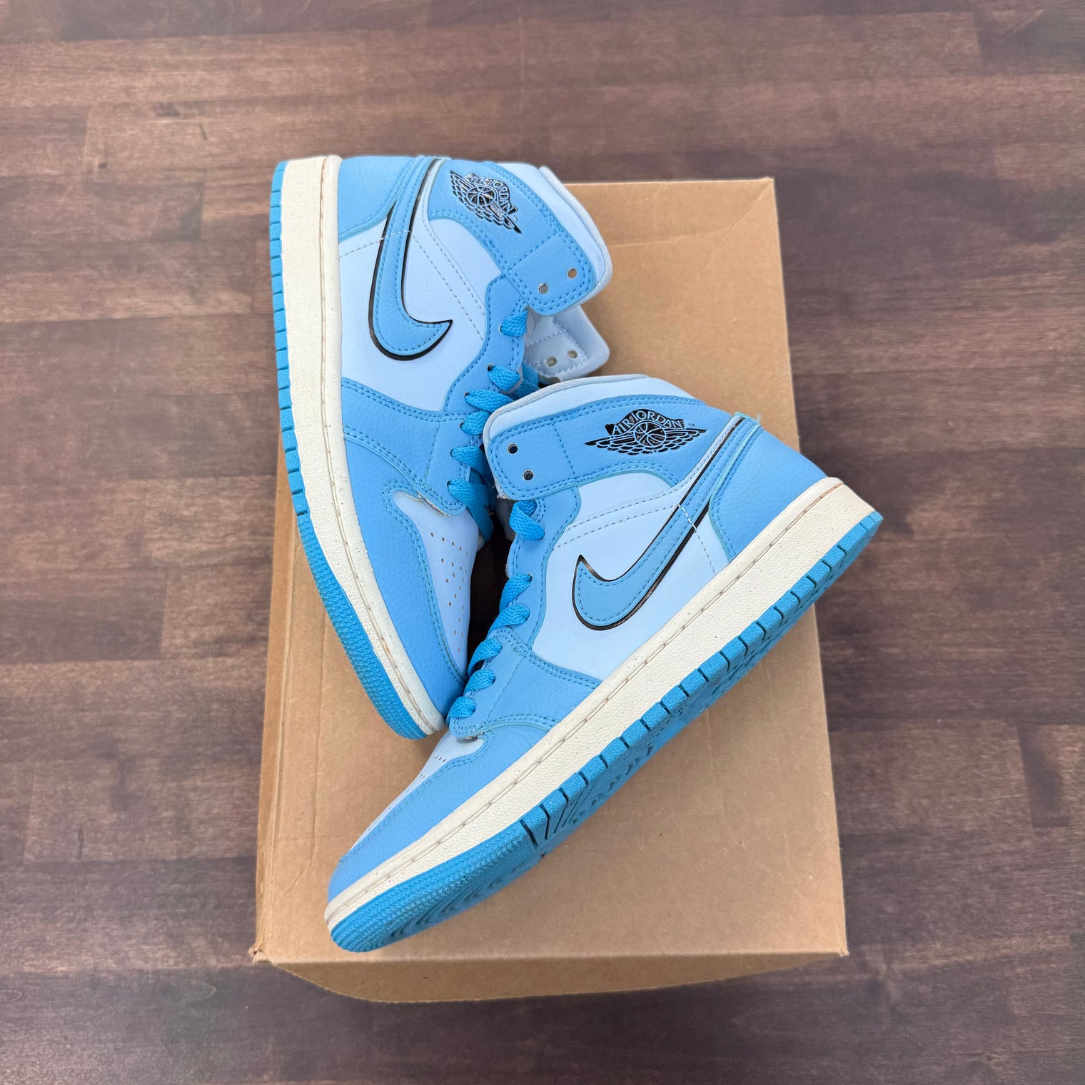 (W) Ice Blue Jordan 1 Mid SE (USED,No Box)