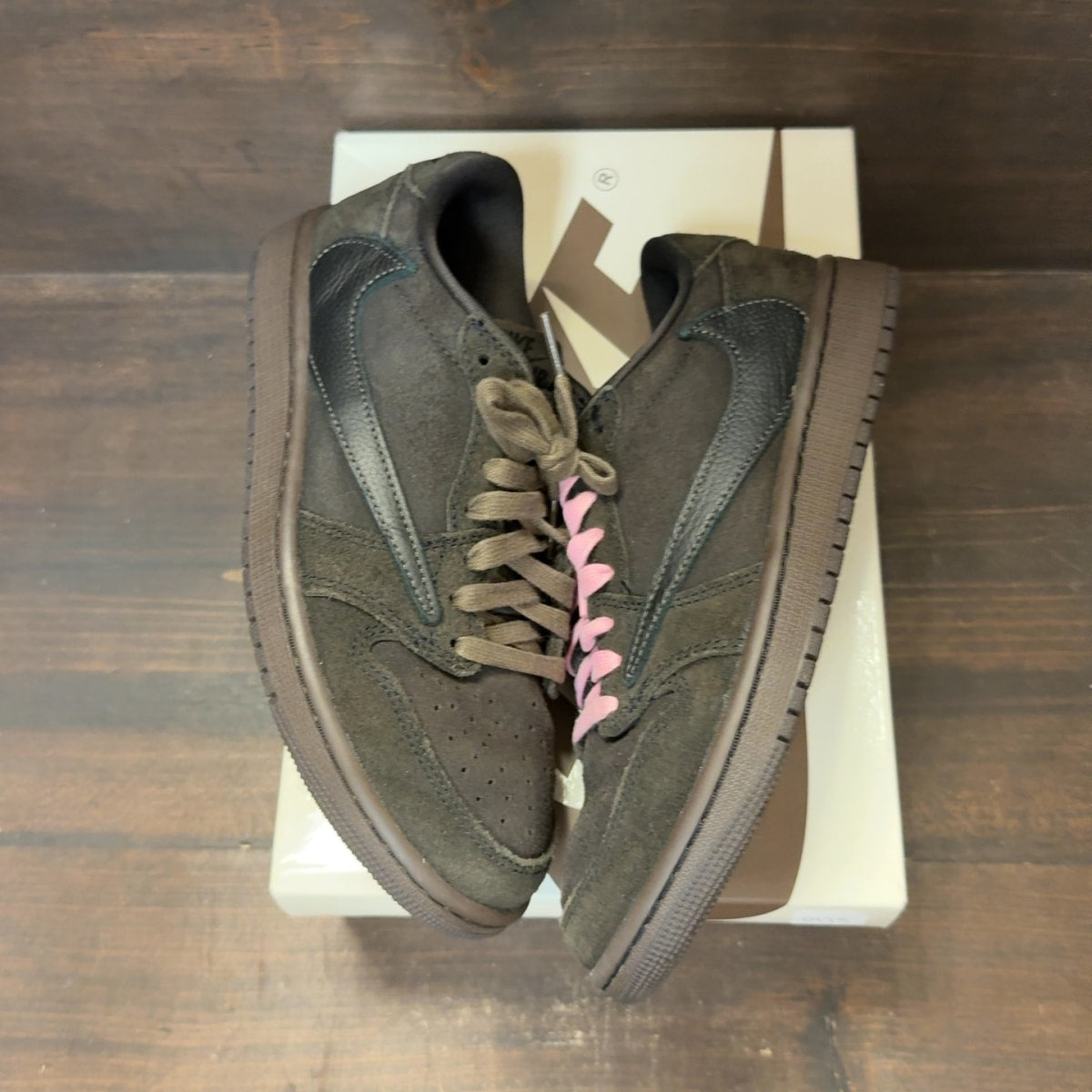 Jordan 1 Retro Low OG SP Travis Scott Velvet Brown - Image 2
