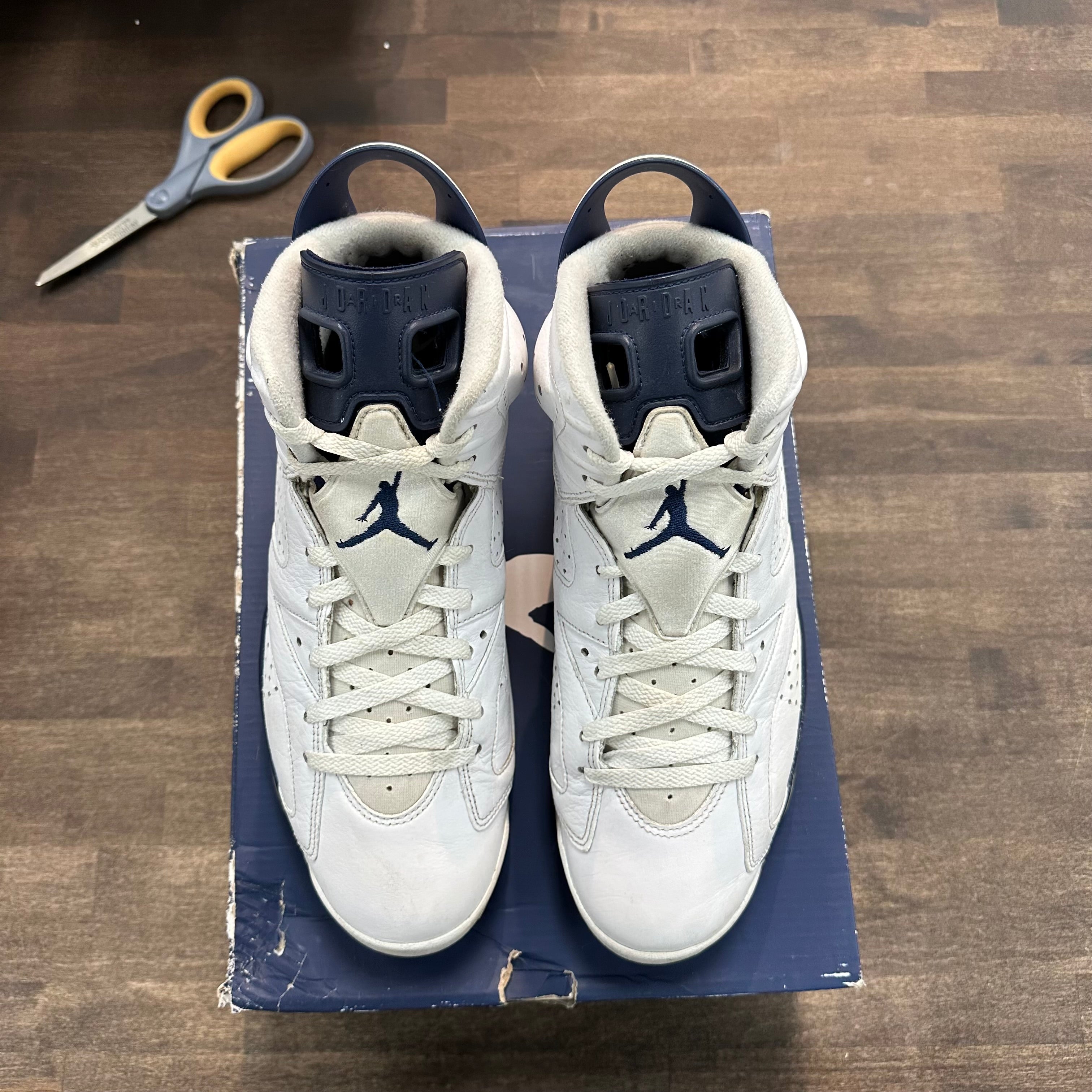 Jordan 6 Retro Midnight Navy (2022) (US 11) (USED) Size 11 (Pre-Owned) - Image 2