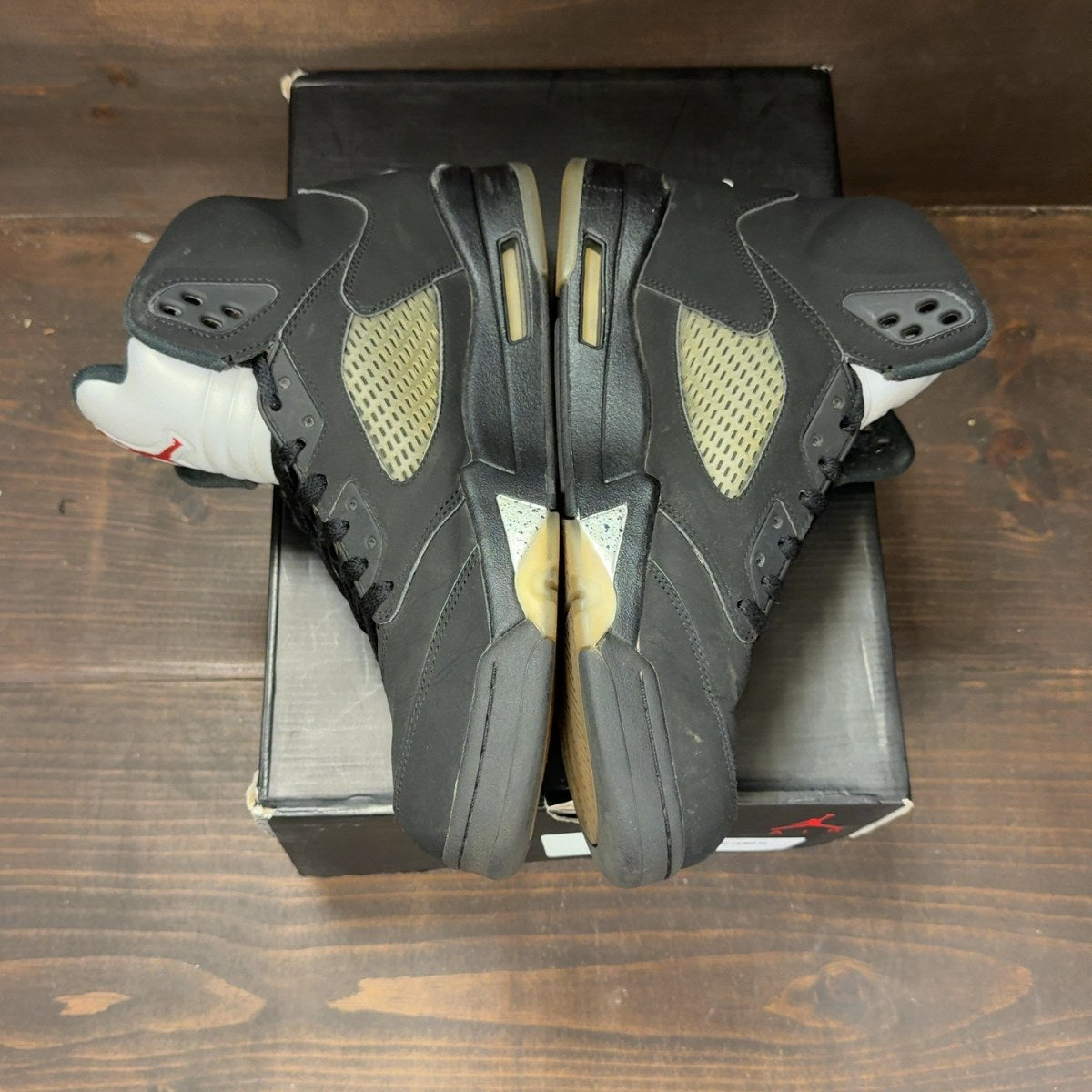 Jordan 5 Retro Black Metallic (2016) - Image 4