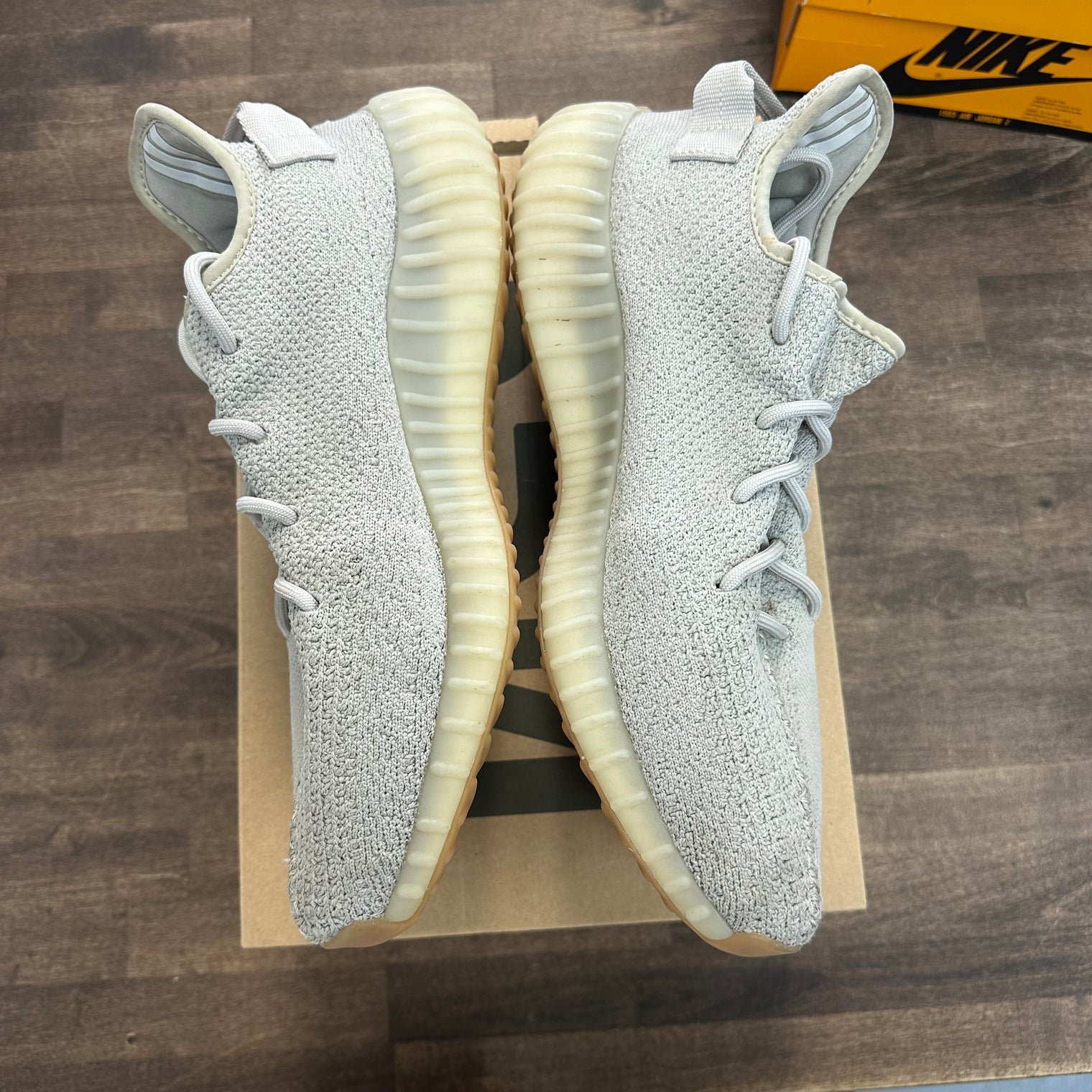 Sesame Yeezy 350 (USED)