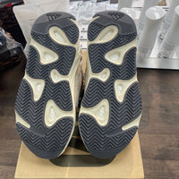 Analog Yeezy 700 (USED)