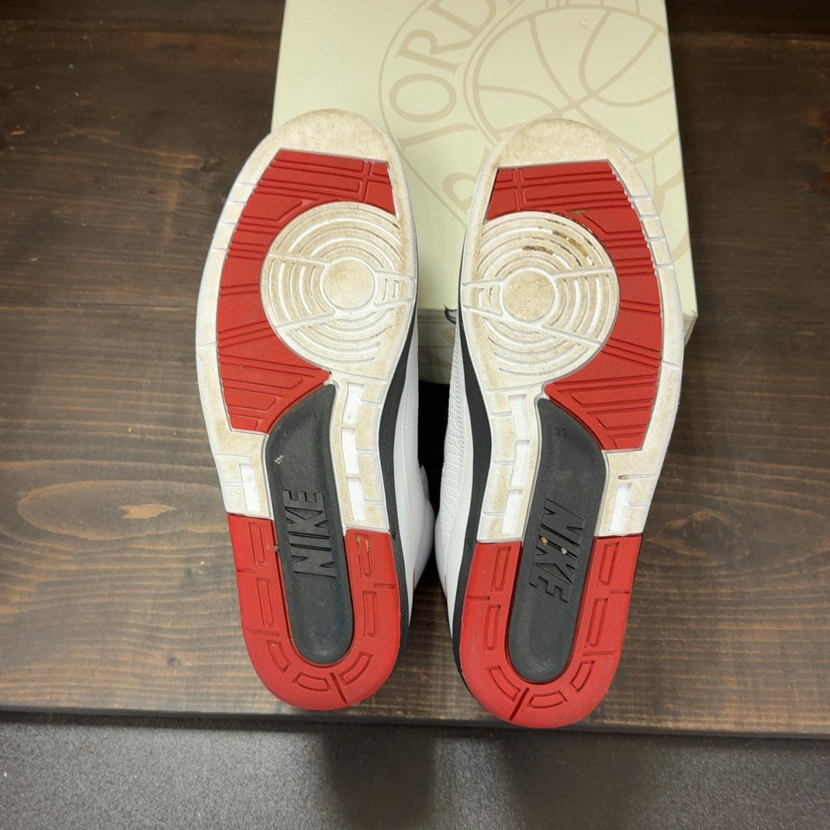 Jordan 2 Retro OG Chicago (2022) - Image 8