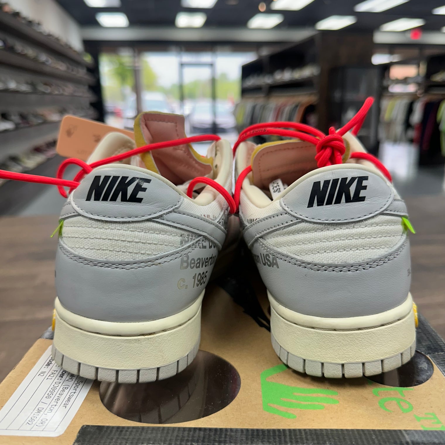 Lot 06 of 50 Off-White Dunk Low (USED)