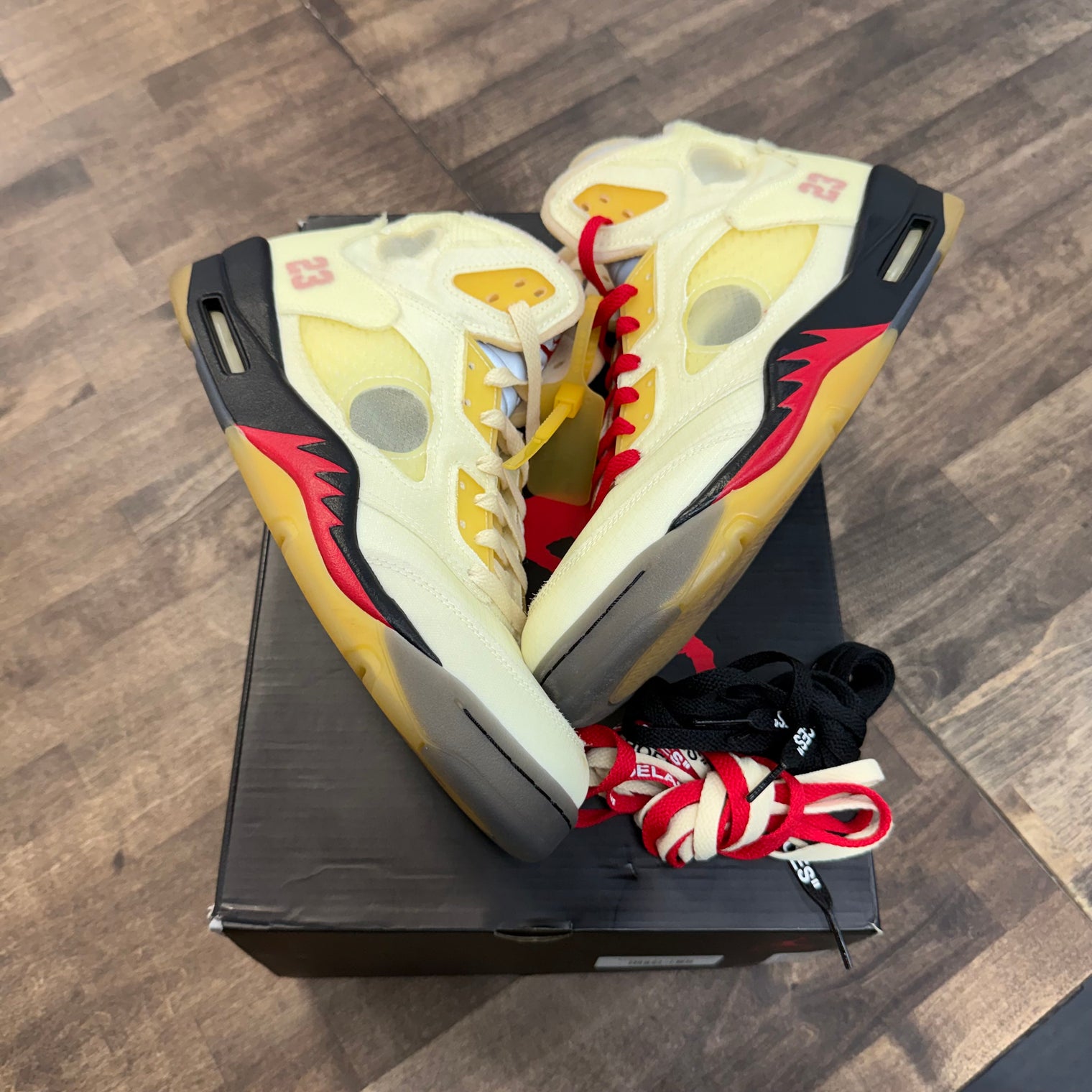 Off White Sail Jordan 5 Retro (USED)