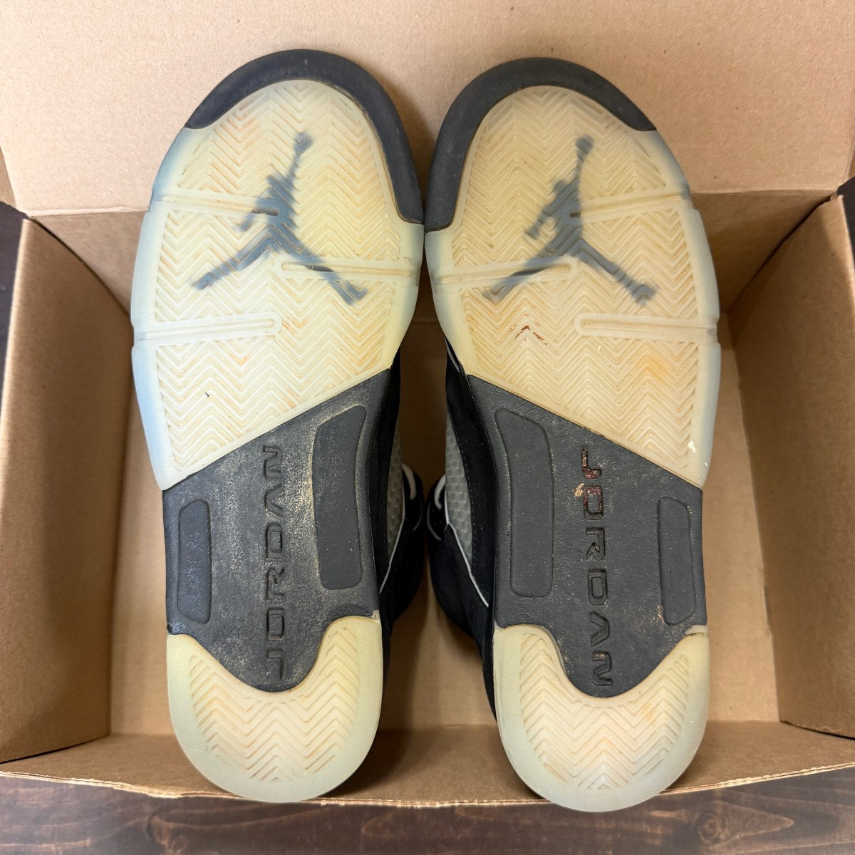 Jordan 5 Retro OG Black Metallic Reimagined (GS) Size 6.5Y (Pre-Owned) - Image 6