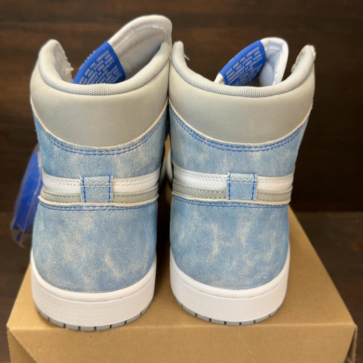 Jordan 1 Retro High OG Hyper Royal Size 11 - aux