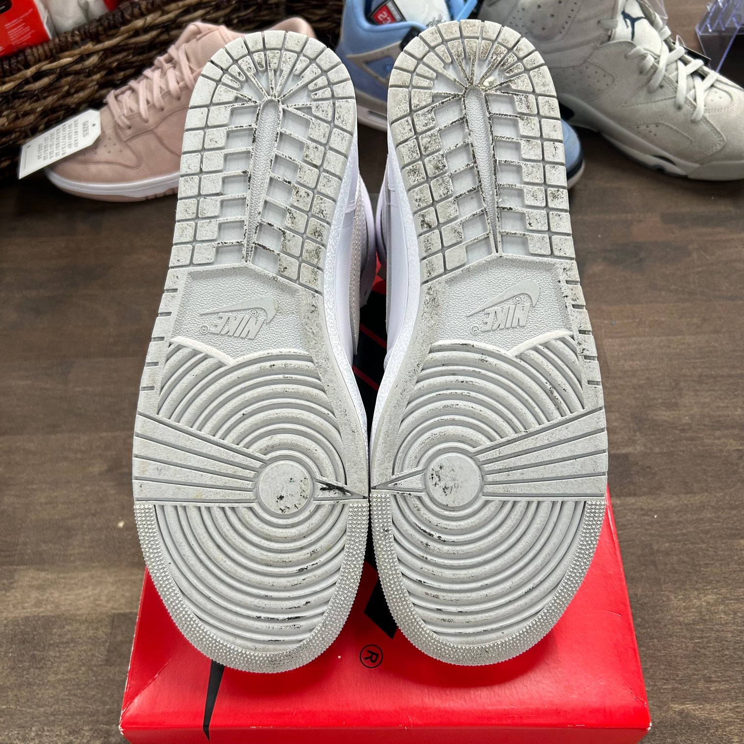 Neutral Grey Jordan 1 Retro High '85 (USED)