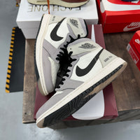 Gore Tex Jordan 1 High Bone (USED, Replacement Box)
