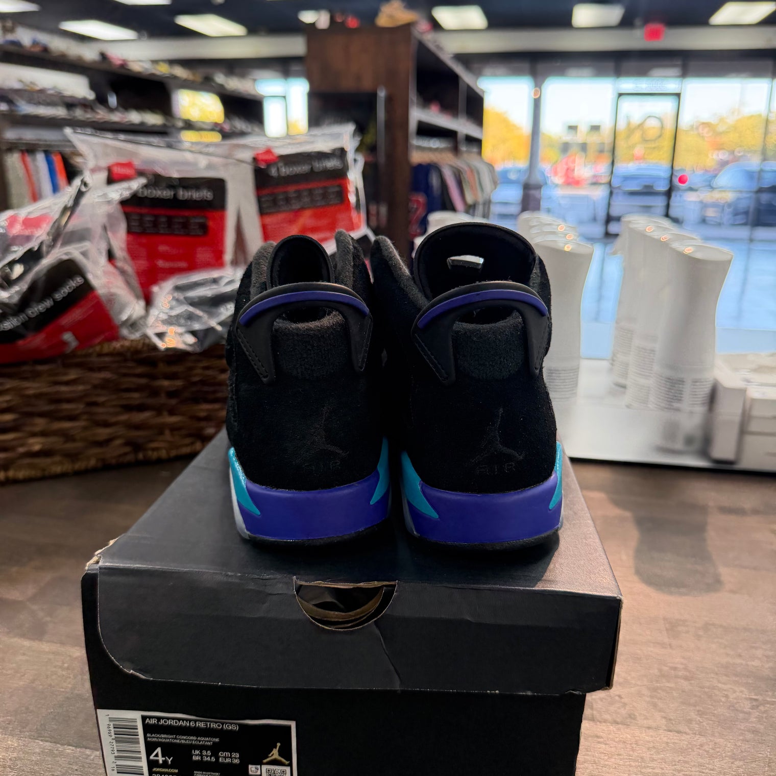 Aqua Jordan 6 Retro (GS) (USED)