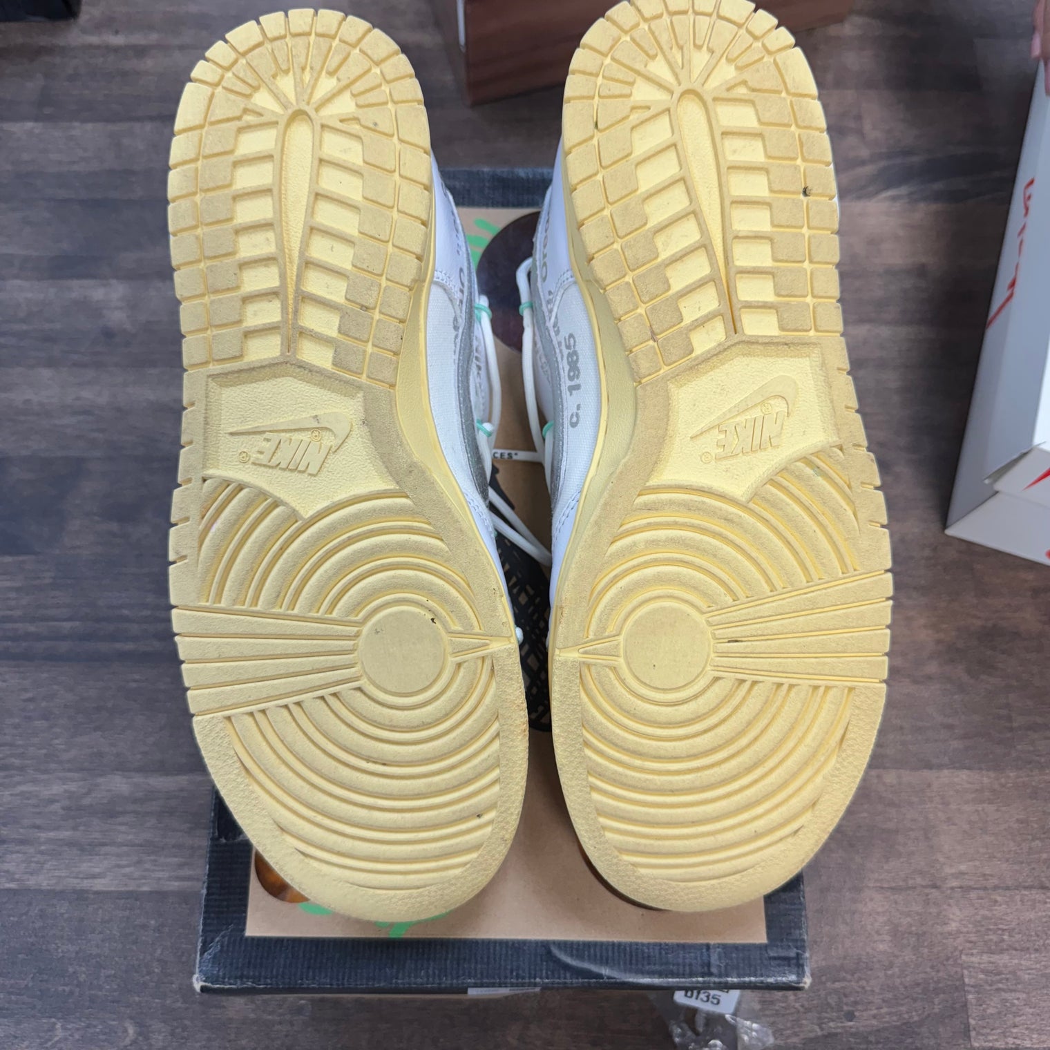Lot 01 of 50 Off-White Dunk Low (USED)