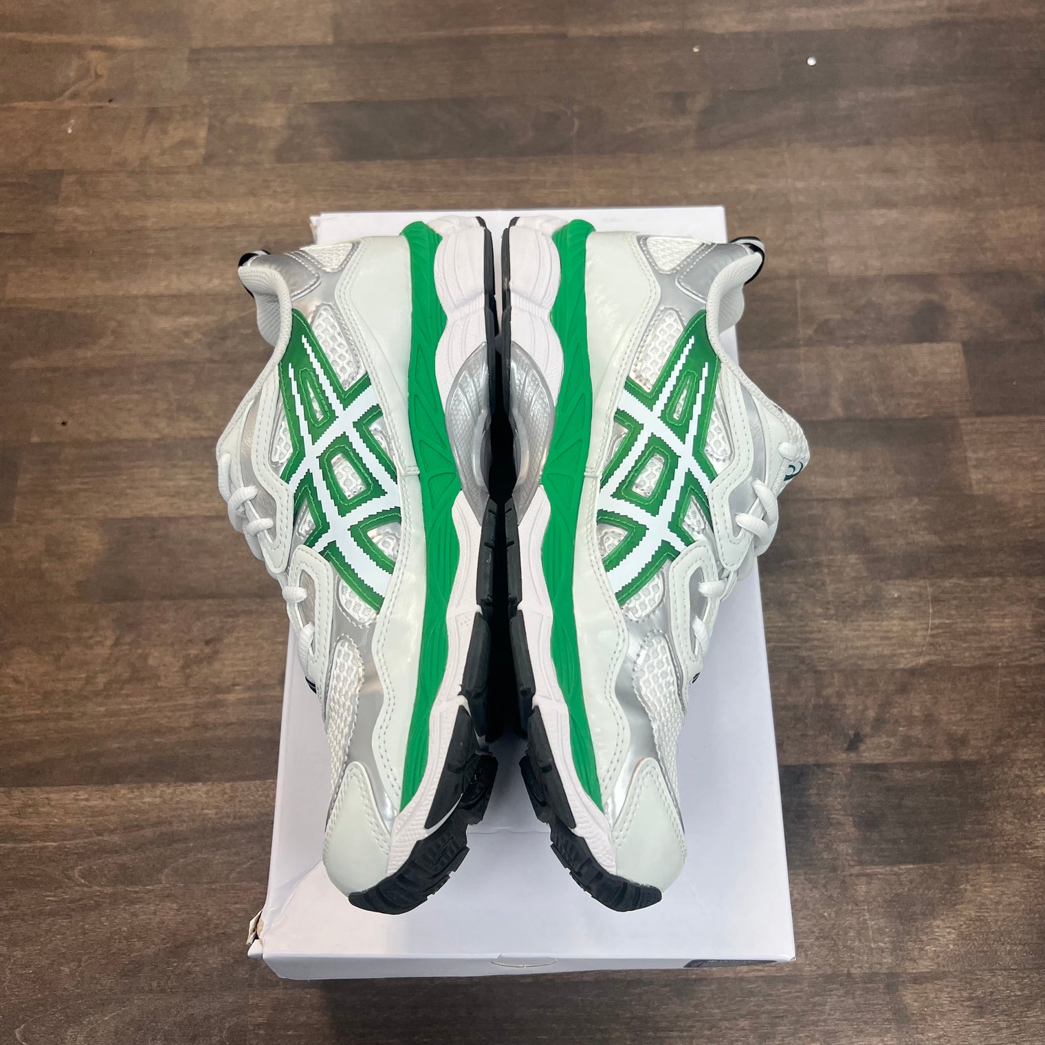 Hidden NY Asics gel NYC (USED)