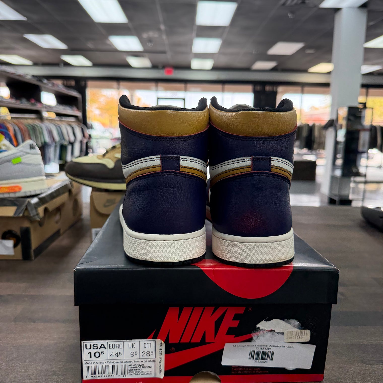 LA Chicago Jordan 1 Retro High OG Defiant SB (USED)