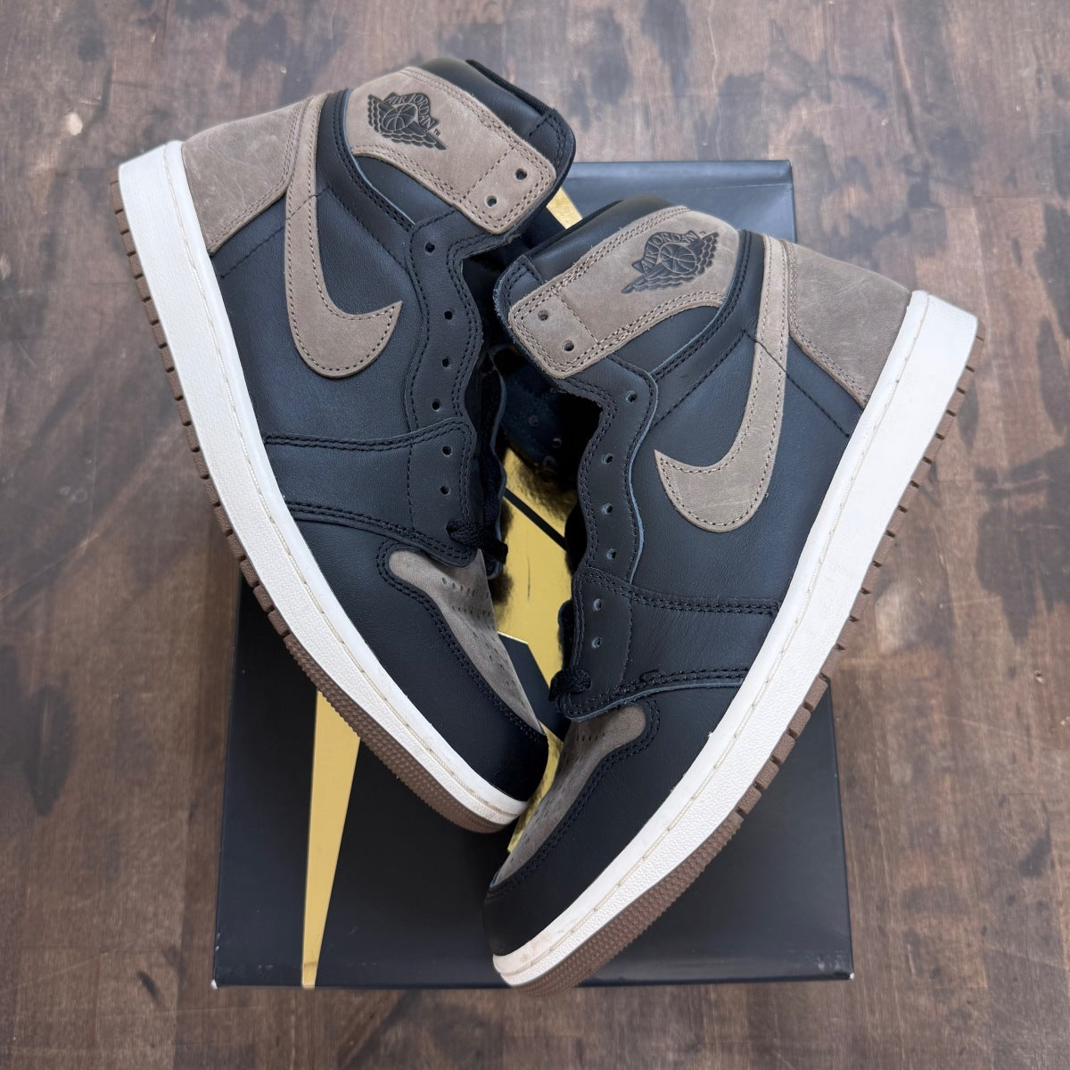 Jordan 1 Retro High OG Palomino Size 10 (Pre-Owned)