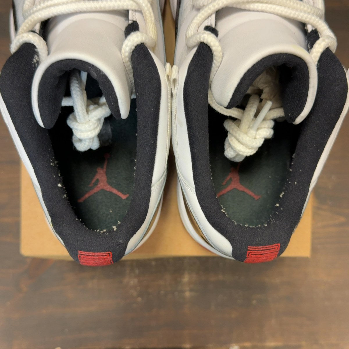 Jordan 11 Retro Low Concord Bred Size 9.5 (Pre-Owned) - Image 6