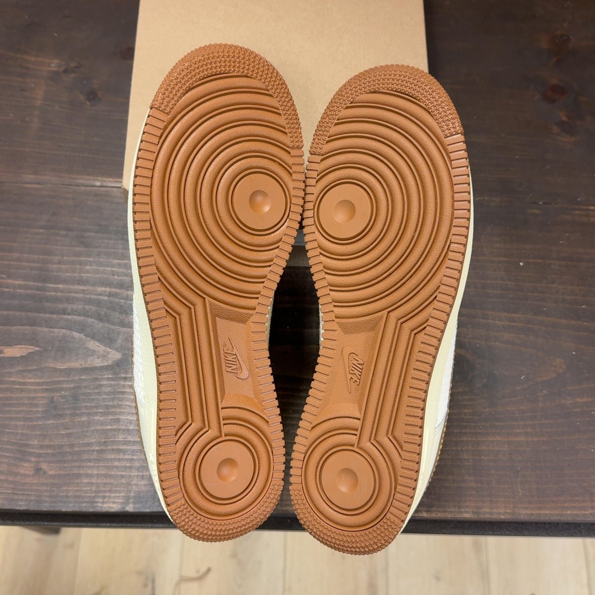 Nike Air Force 1 Low '07 LV8 Coconut Milk Canyon Gold Light British Tan Size 11.5 - aux