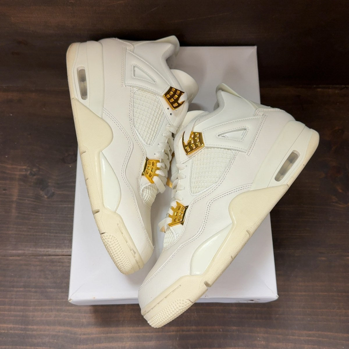 Jordan 4 Retro Metallic Gold (Women's) - Image 2