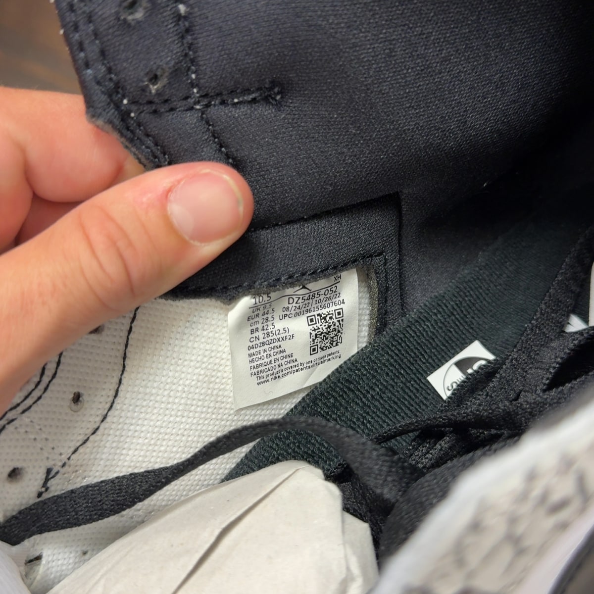 Jordan 1 Retro High OG White Cement Size 10.5 - Image 7
