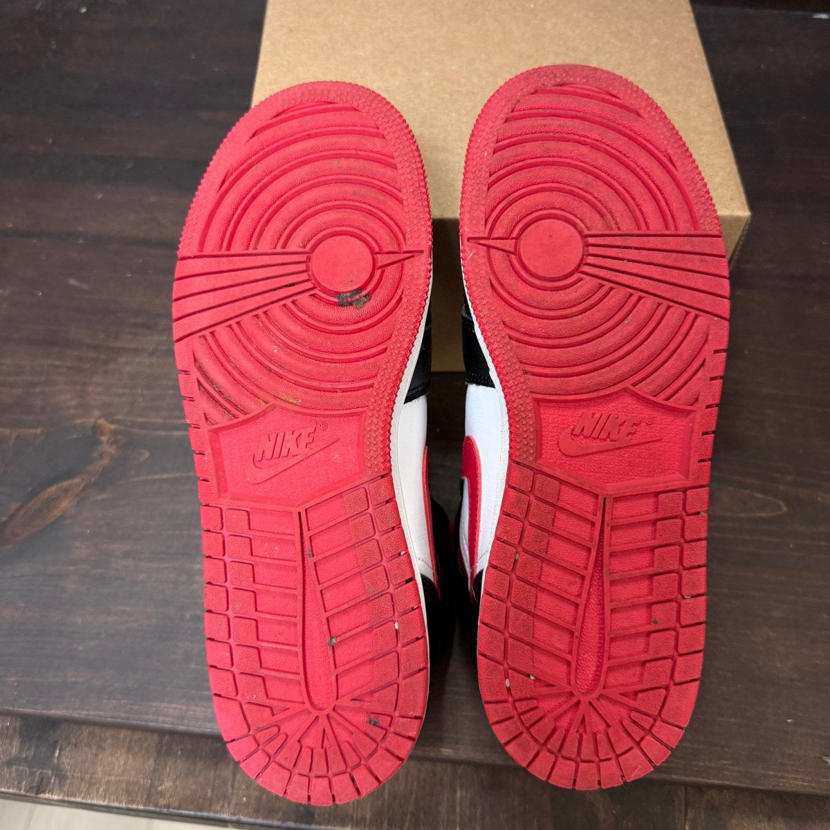 Jordan 1 Mid Very Berry (GS) Size 6.5Y (Pre-Owned) - Image 5