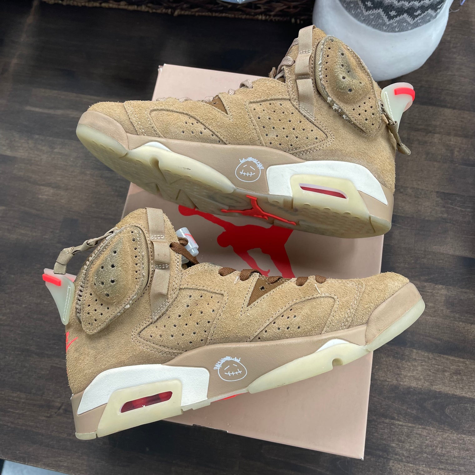 Travis Scott Khaki Jordan 6 (USED)