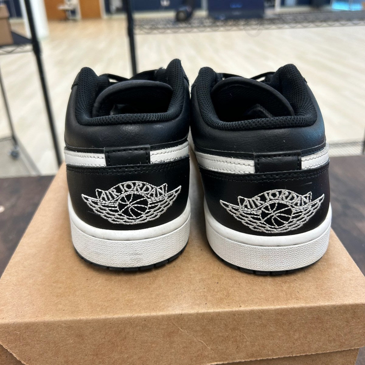Jordan 1 Low Black Summit White Size 9.5 (Pre-Owned) - Image 4