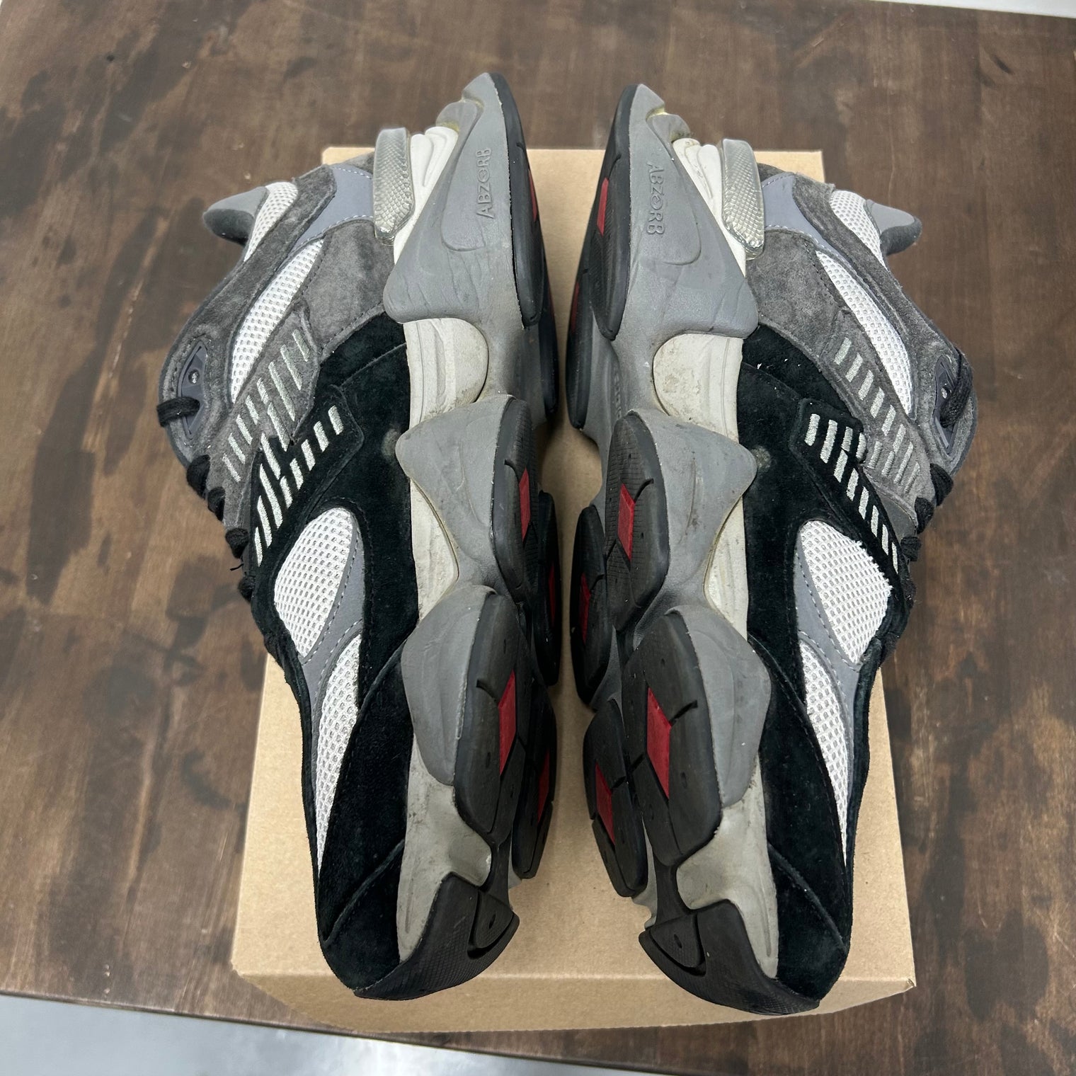 Black Castlerock New Balance 9060 (USED,No Box)