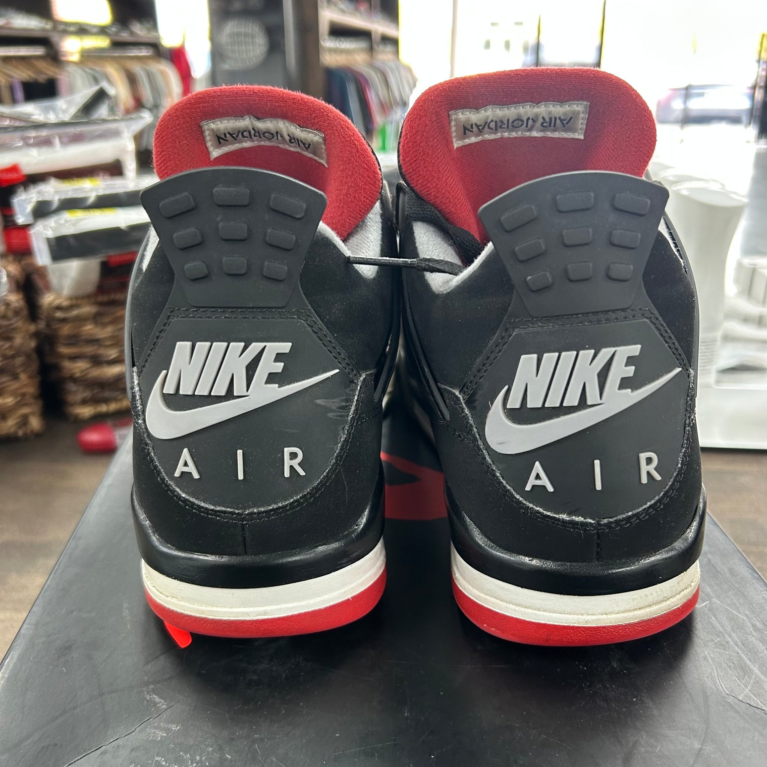 Bred Jordan 4 (2019) (USED)